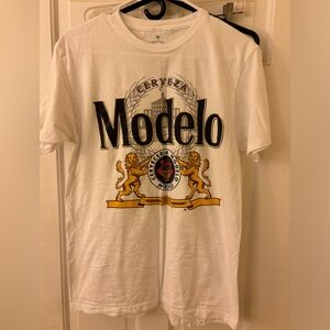 Ripple Junction Cream Modelo Tee